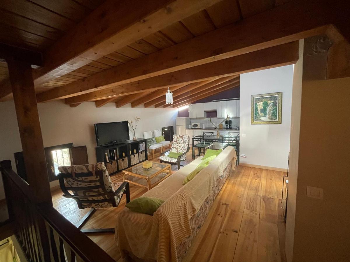 Atico Aires De Gredos Appartement Candeleda Buitenkant foto