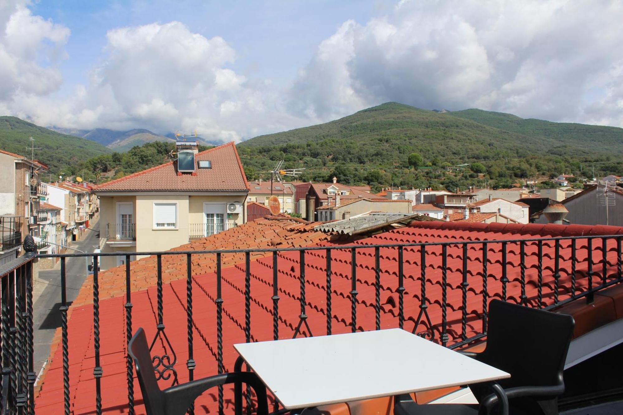 Atico Aires De Gredos Appartement Candeleda Buitenkant foto