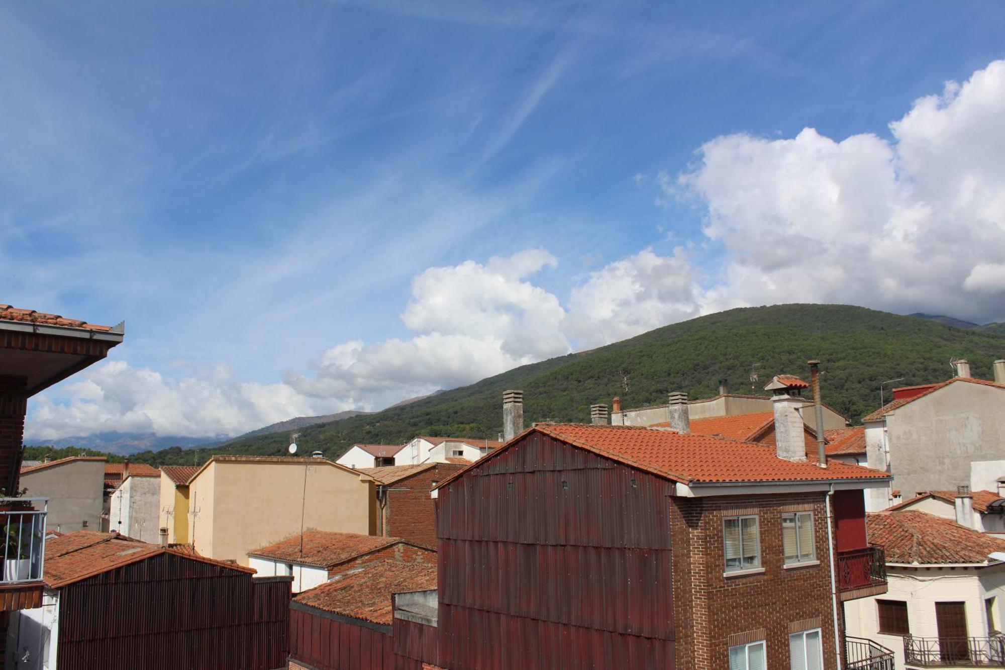 Atico Aires De Gredos Appartement Candeleda Buitenkant foto