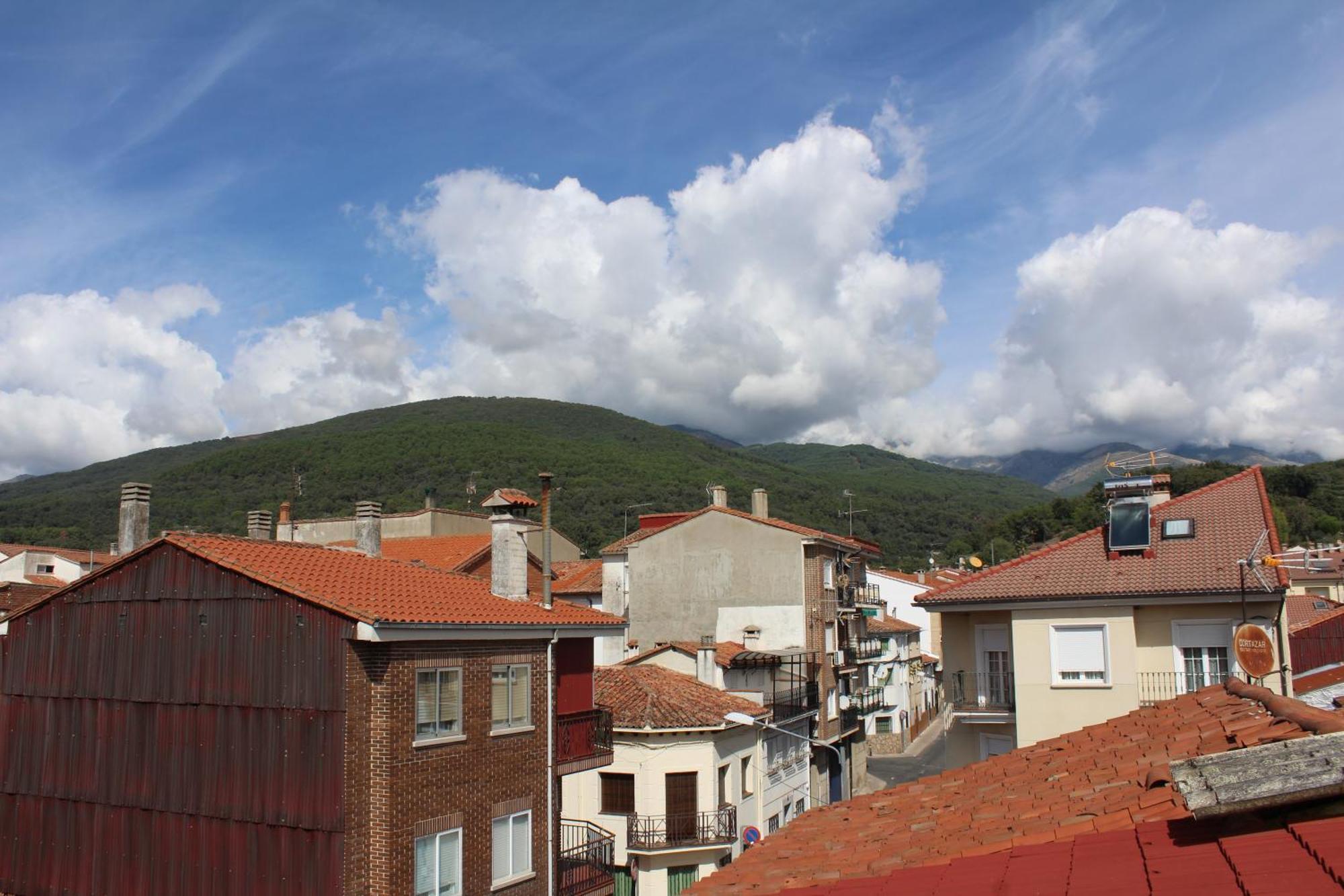 Atico Aires De Gredos Appartement Candeleda Buitenkant foto