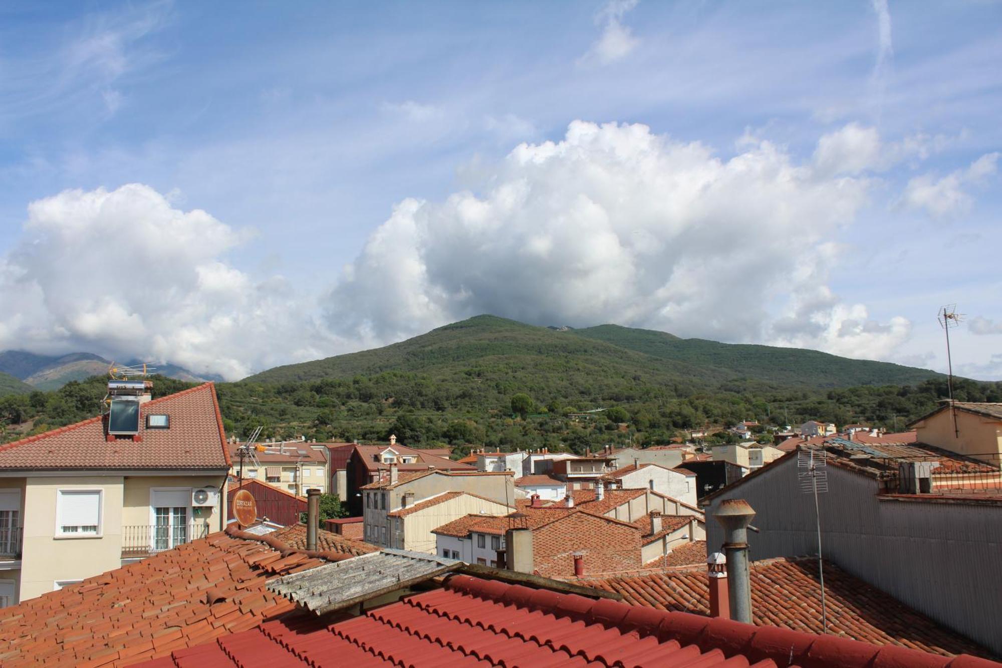 Atico Aires De Gredos Appartement Candeleda Buitenkant foto